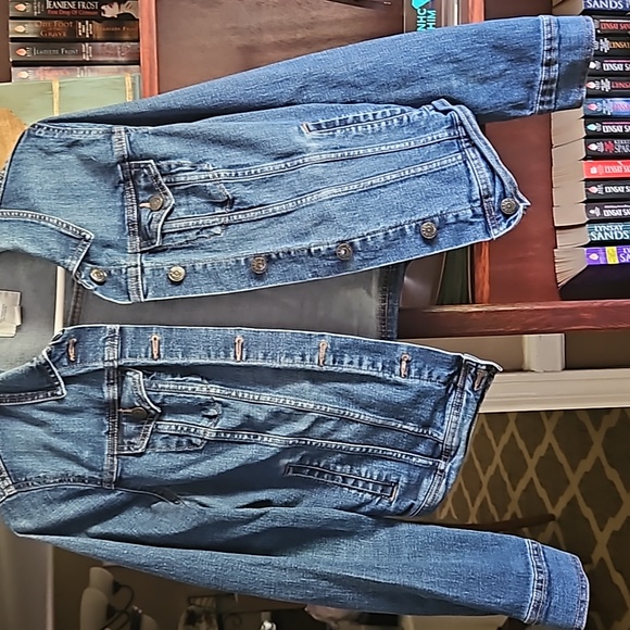 Old Navy Cropped Denim Jacket Size L - Picture 1 of 3